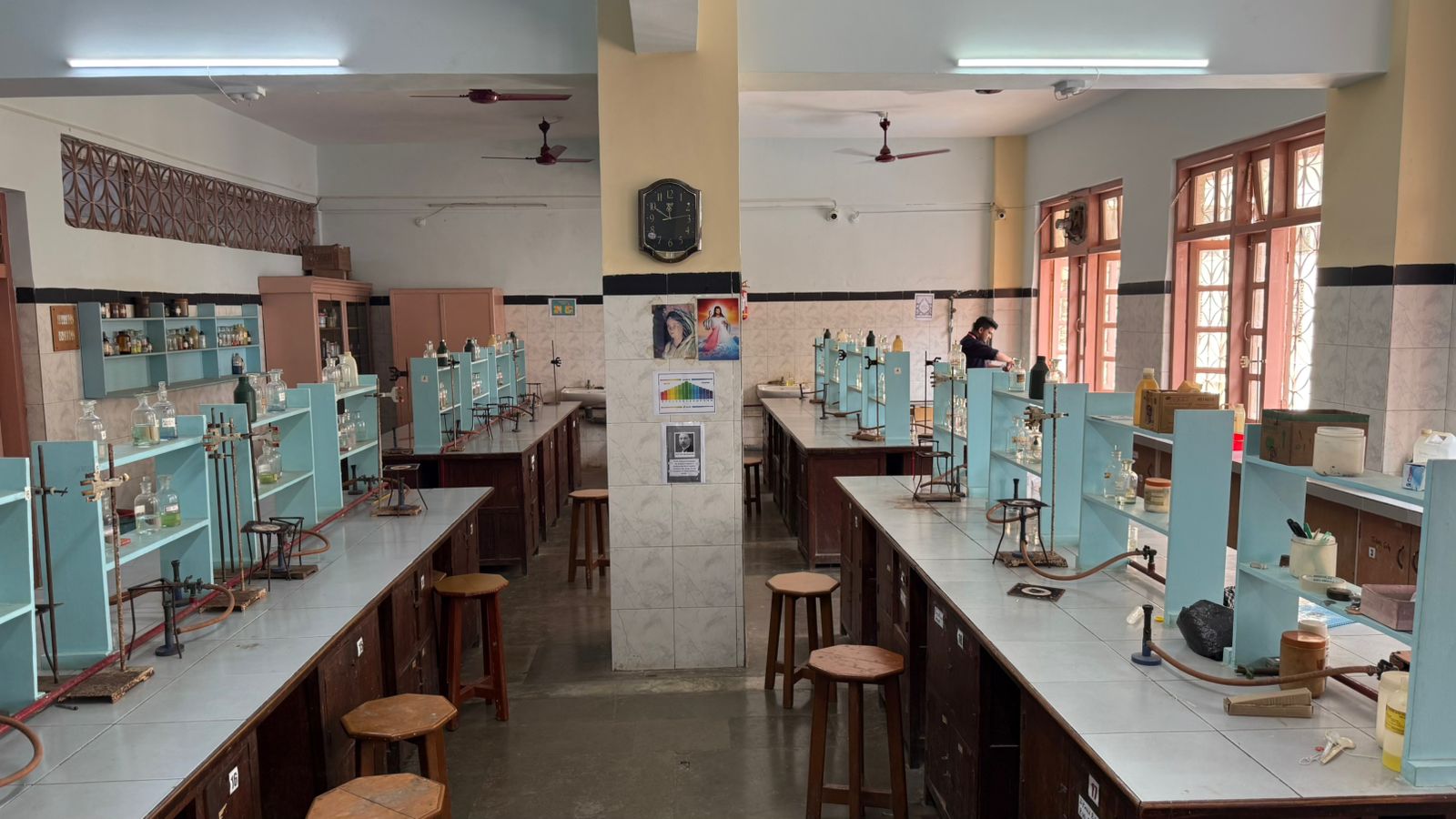 Physics Laboratory Setup